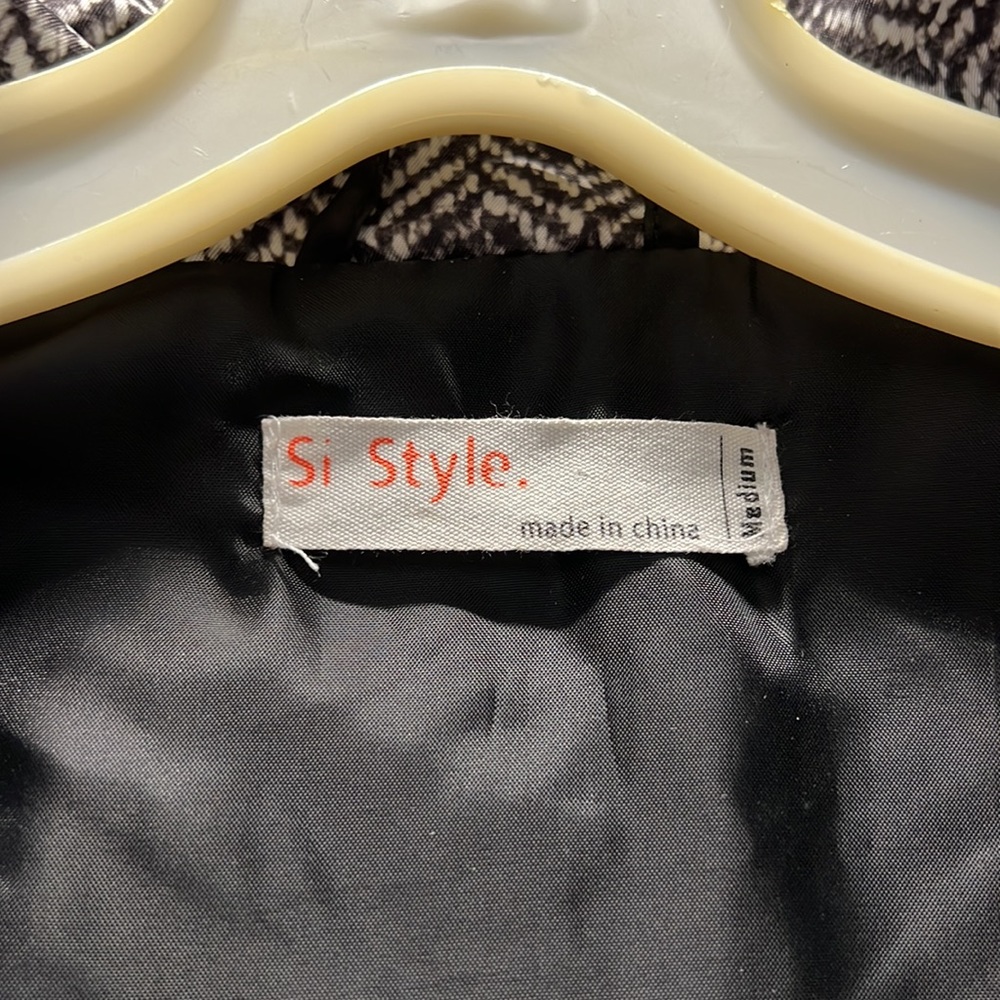 So Style. Vest - Picture 2 of 3